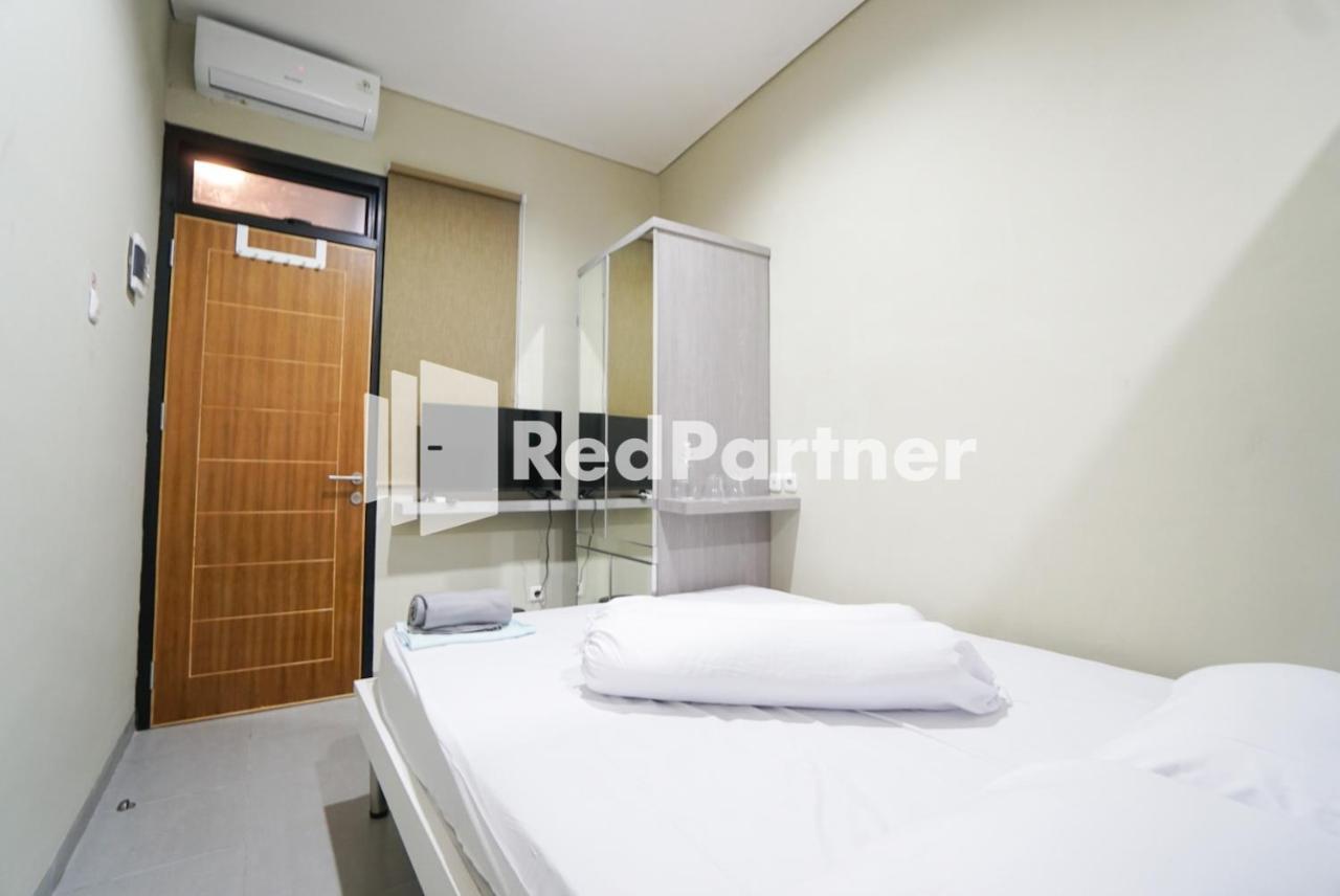Tomang Gelong Syariah Mitra Reddoorz Hotel 2*
