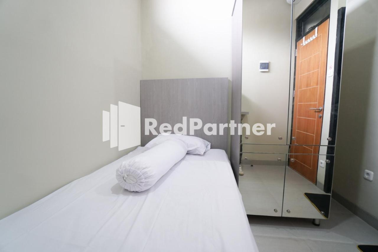 Tomang Gelong Syariah Mitra Reddoorz Hotel Jakarta