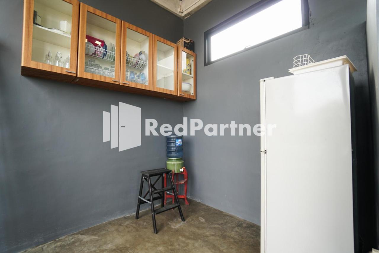 Tomang Gelong Syariah Mitra Reddoorz Hotel 2*