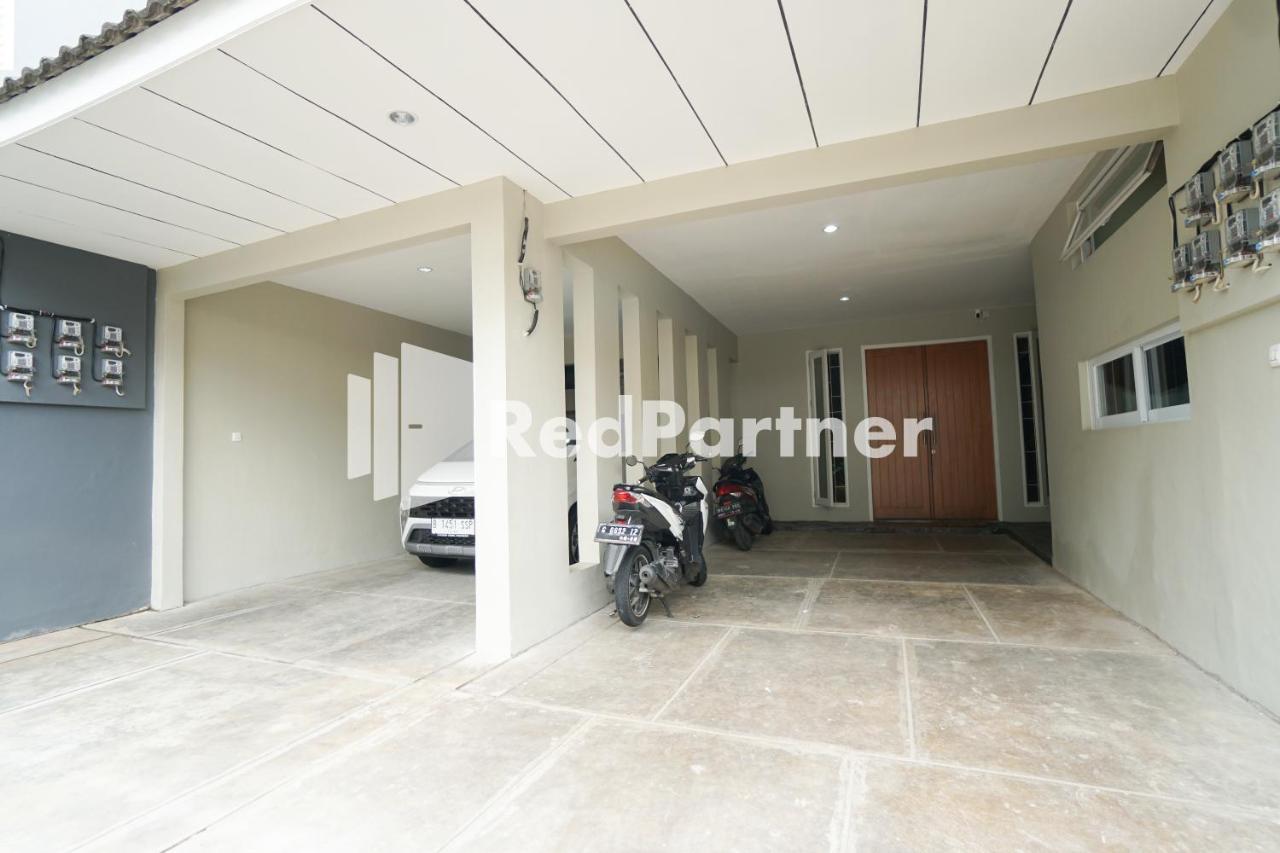 Tomang Gelong Syariah Mitra Reddoorz Hotel 2*